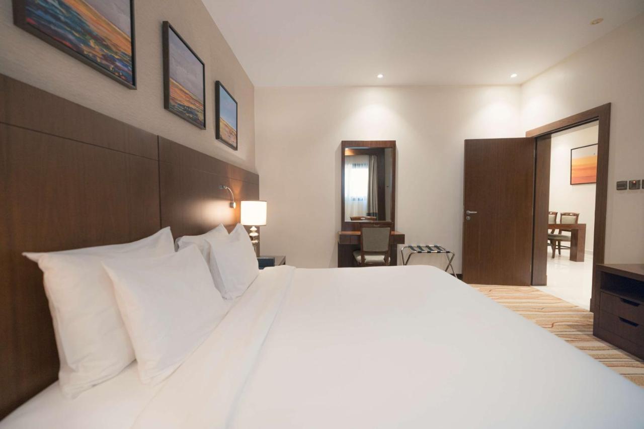 Radisson Blu Hotel, Burajda Kültér fotó
