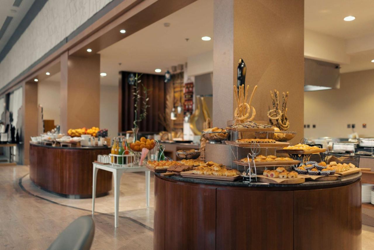 Radisson Blu Hotel, Burajda Kültér fotó