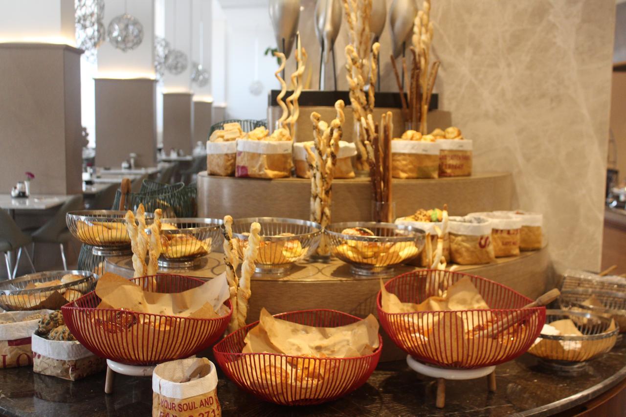 Radisson Blu Hotel, Burajda Kültér fotó
