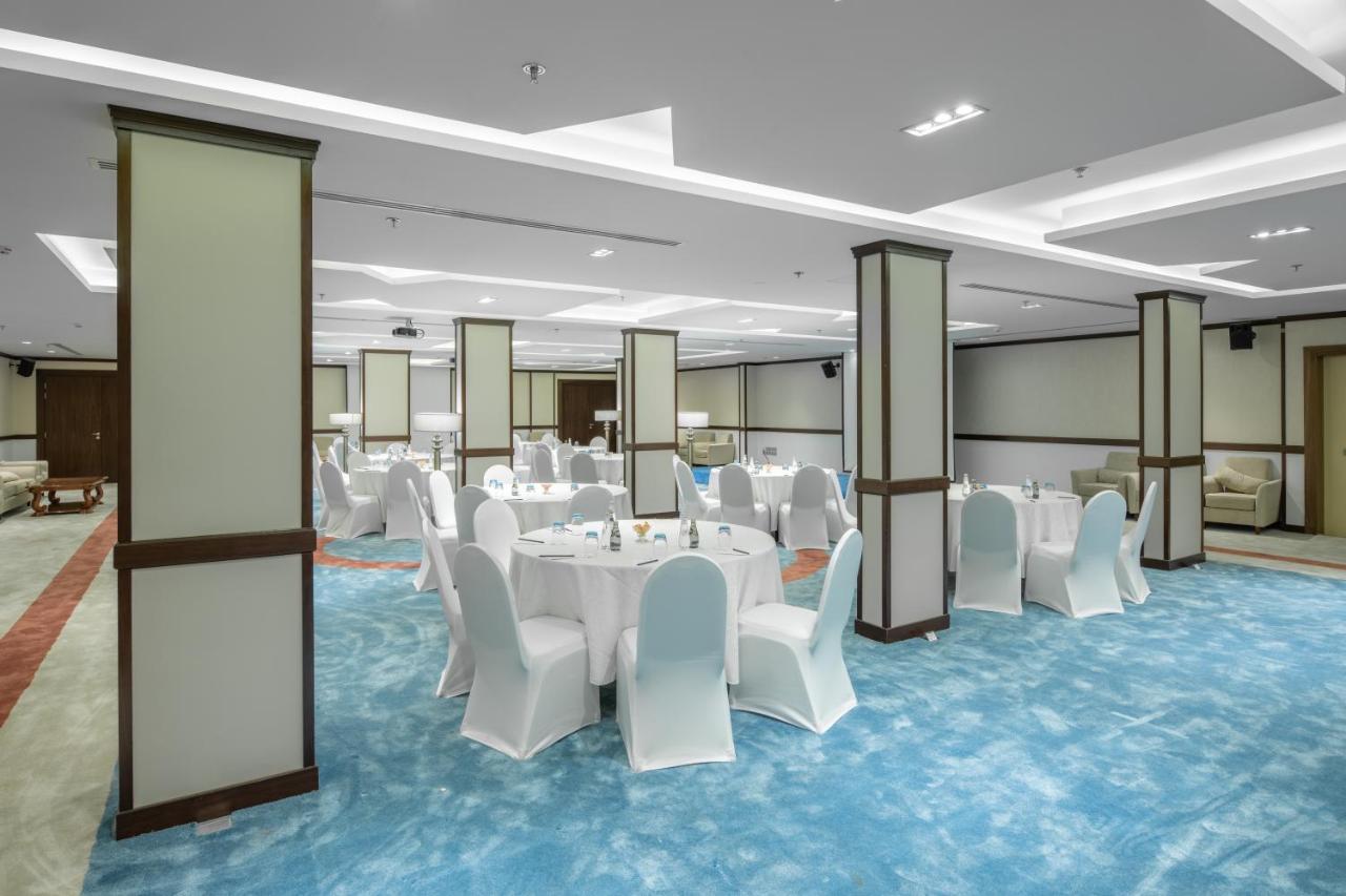 Radisson Blu Hotel, Burajda Kültér fotó